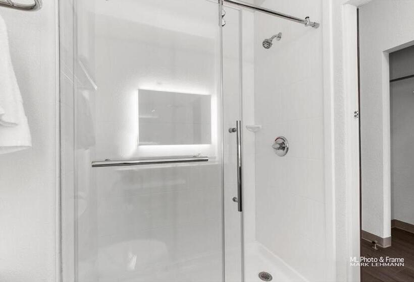 Hotel Comfort Suites