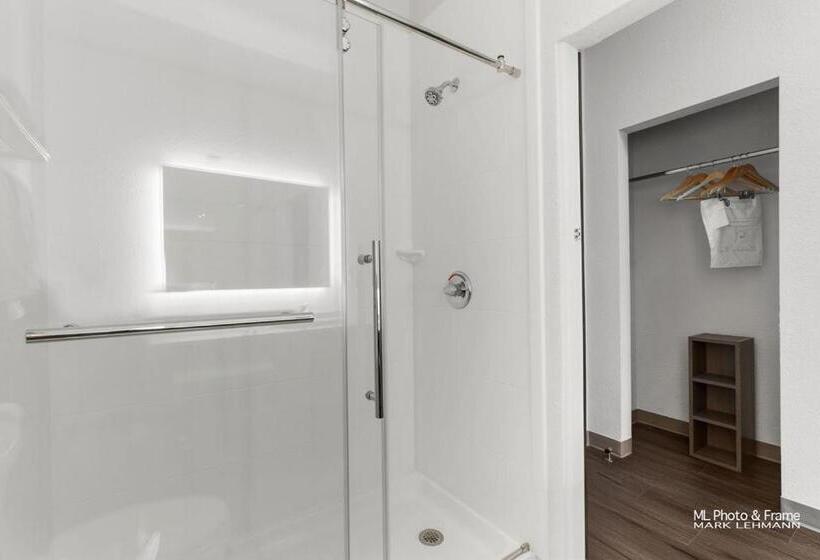 Hotel Comfort Suites