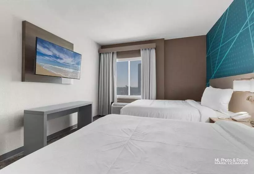 Отель Comfort Suites