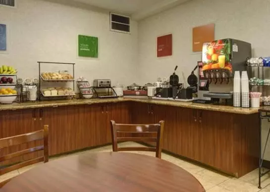 ホテル Comfort Inn And Suites Portland Airport