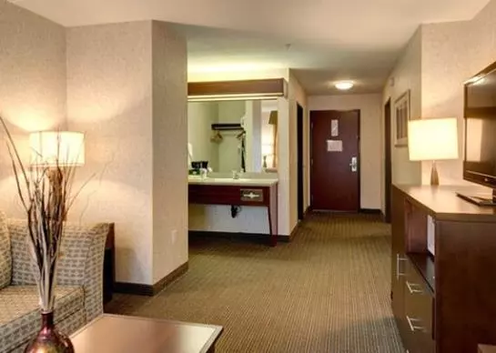 ホテル Comfort Inn And Suites Portland Airport