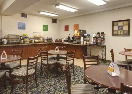 ホテル Comfort Inn And Suites Portland Airport