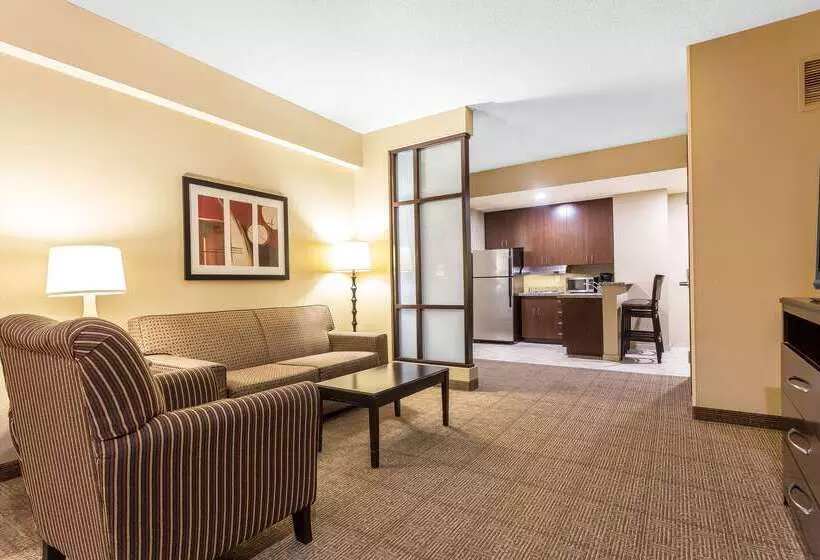 فندق Comfort Suites Charleston West Ashley