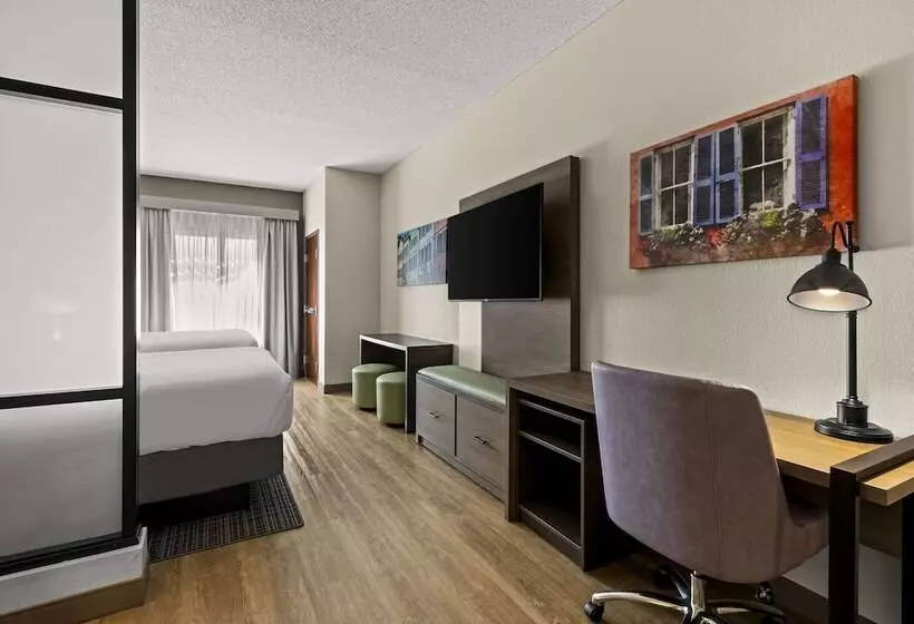 فندق Comfort Suites Charleston West Ashley