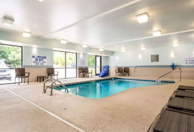 هتل Comfort Suites Columbia Northeast Fort Jackson