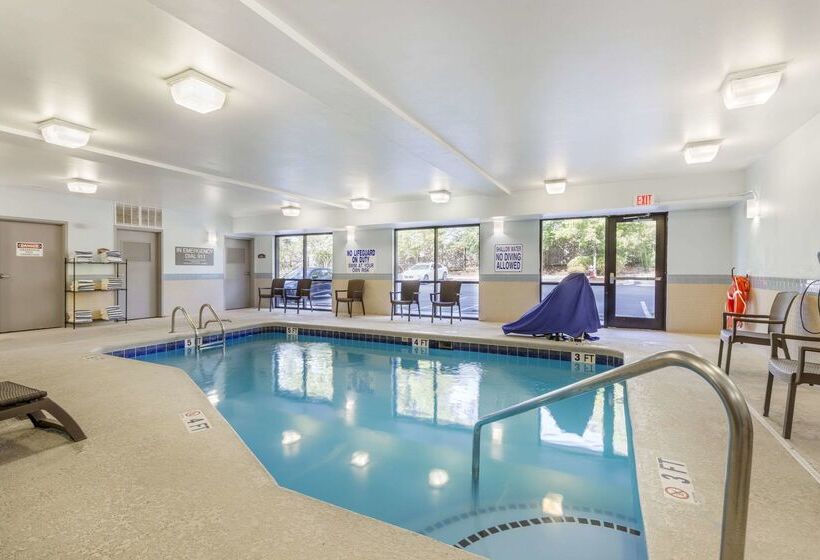 בית מלון כפרי Comfort Suites Columbia Northeast  Fort Jackson