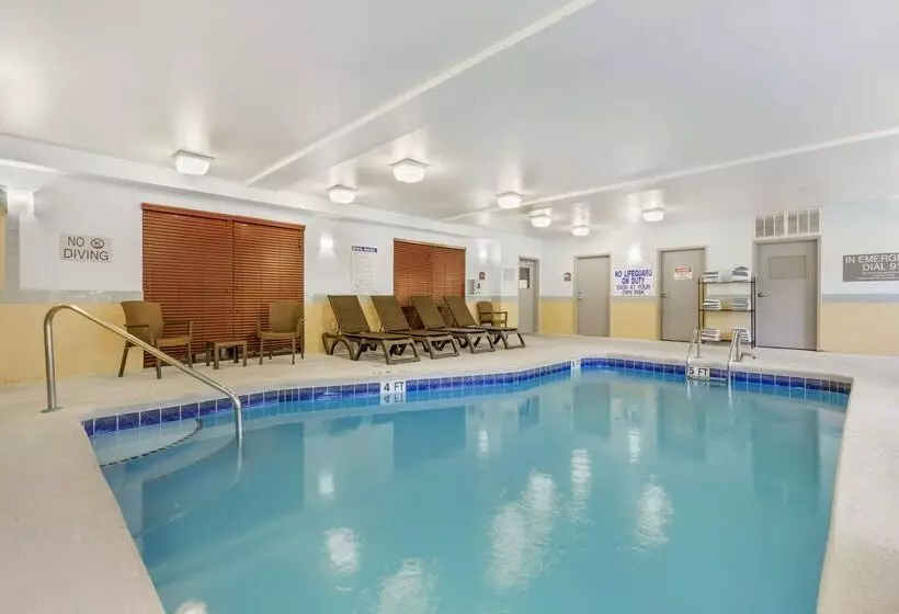 هتل Comfort Suites Columbia Northeast Fort Jackson