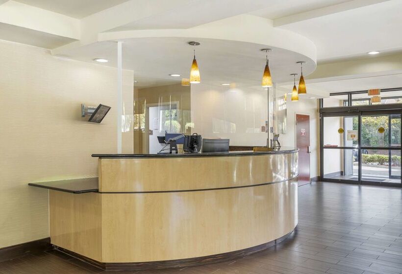 בית מלון כפרי Comfort Suites Columbia Northeast  Fort Jackson