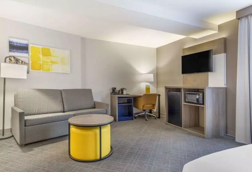 هتل Comfort Suites Columbia Northeast Fort Jackson