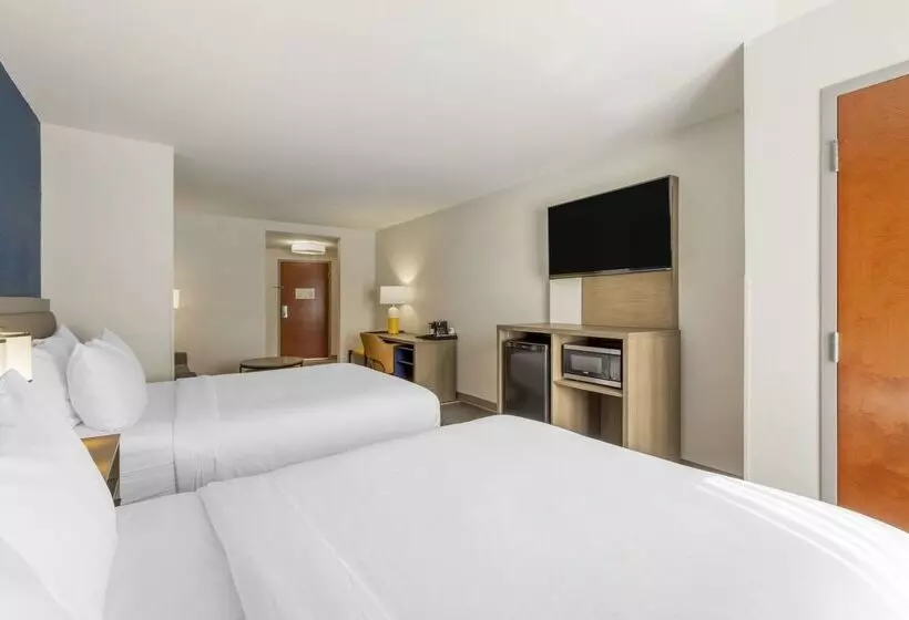 هتل Comfort Suites Columbia Northeast Fort Jackson