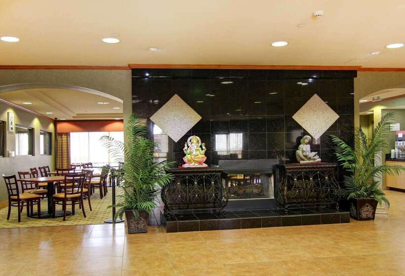 בית מלון כפרי Comfort Suites El Paso West