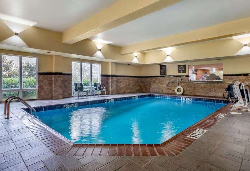 فندق Comfort Suites