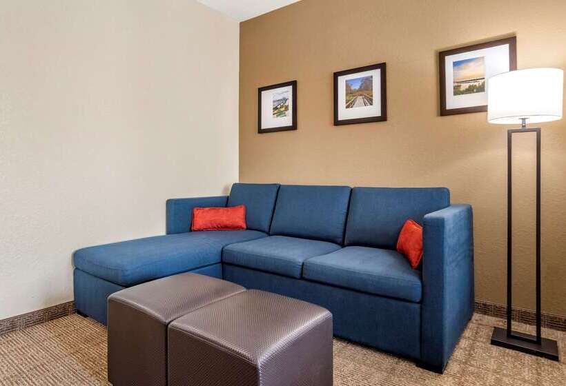 فندق Comfort Suites