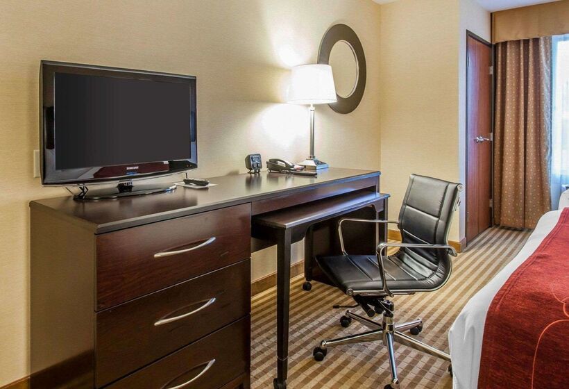 Отель Comfort Suites Wenatchee Gateway