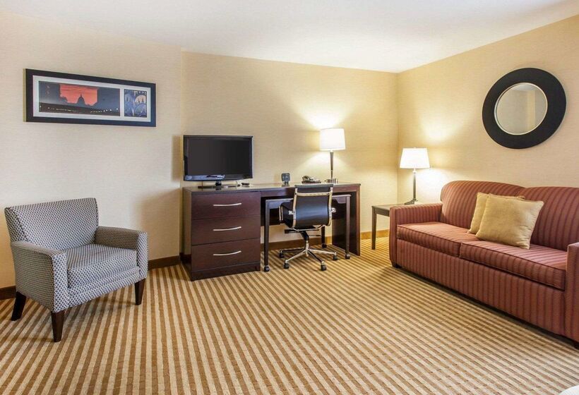 Отель Comfort Suites Wenatchee Gateway