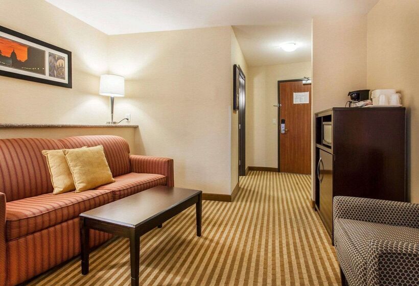 Отель Comfort Suites Wenatchee Gateway
