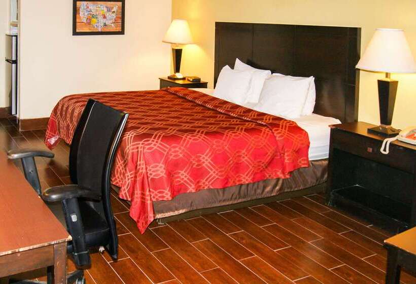 Отель Econo Lodge Inn & Suites West  Energy Corridor