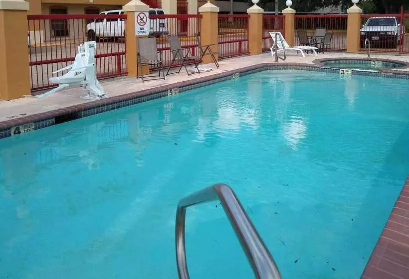 فندق Econo Lodge Inn & Suites West  Energy Corridor