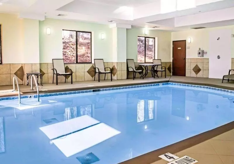 Hotel Fairfield By Marriott Inn & Suites Greensboro Coliseum Area