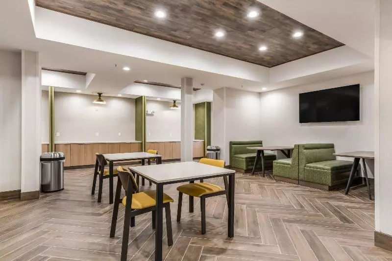 Hotel Fairfield By Marriott Inn & Suites Greensboro Coliseum Area