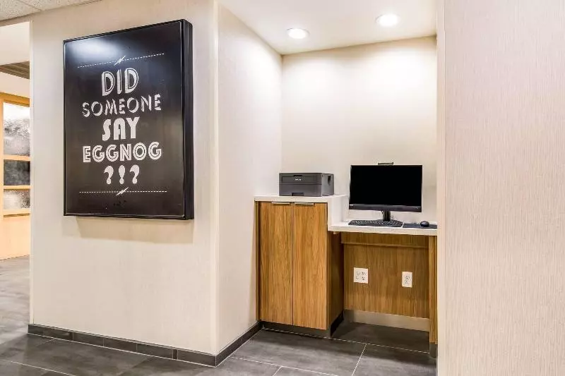 Hotel Fairfield By Marriott Inn & Suites Greensboro Coliseum Area