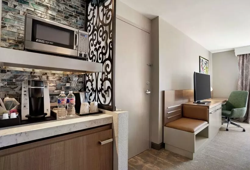 هتل Hilton Garden Inn New Orleans Convention Center