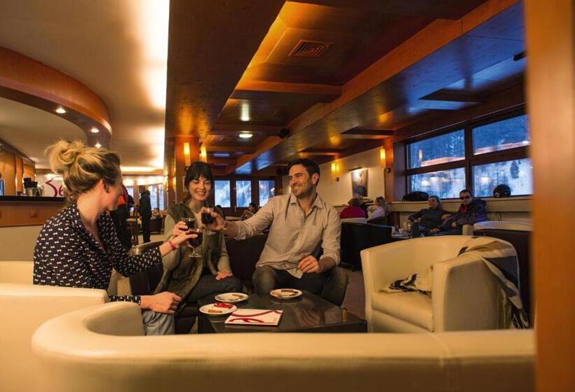 Отель Hôtel La Plagne Le Terra Nova