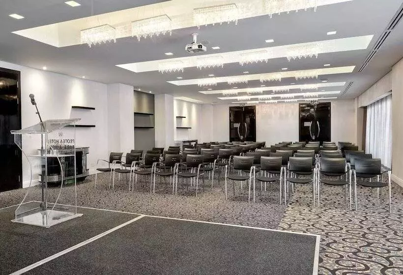 Protea Hotel Fire & Ice! By Marriott Johannesburg Melrose Arch