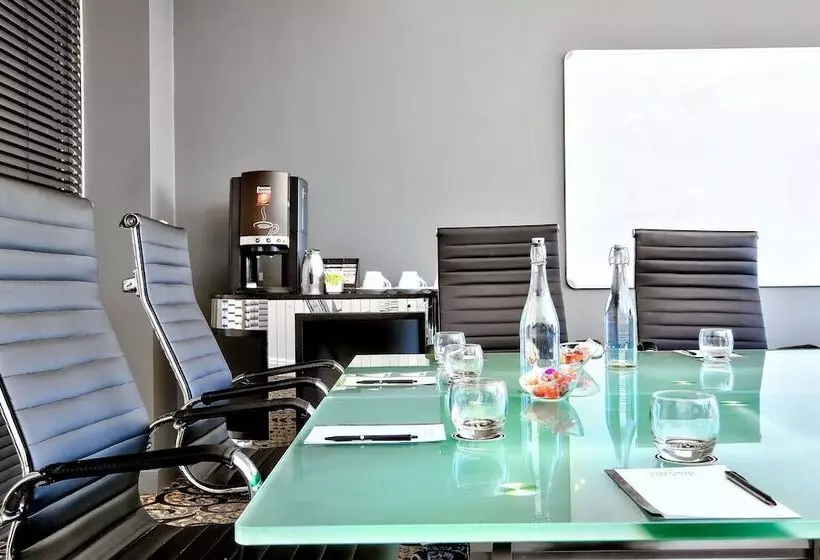 Protea Hotel Fire & Ice! By Marriott Johannesburg Melrose Arch