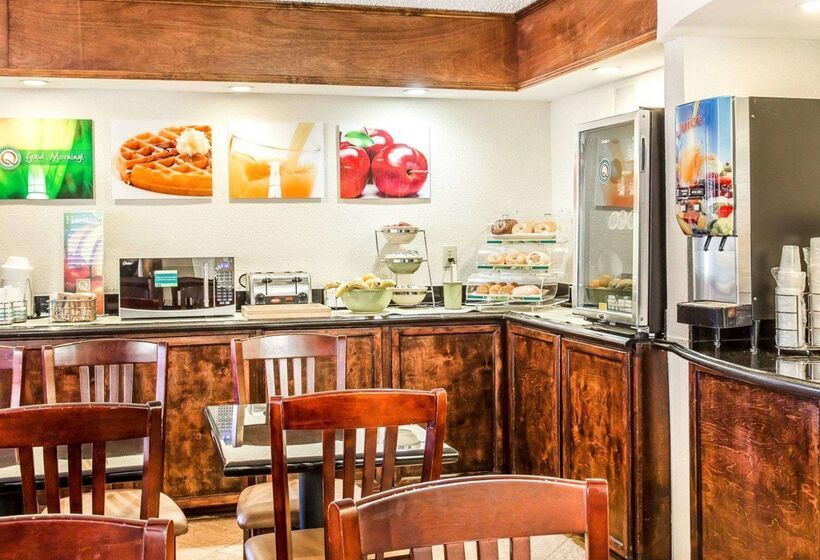 호텔 Quality Inn & Suites Coliseum