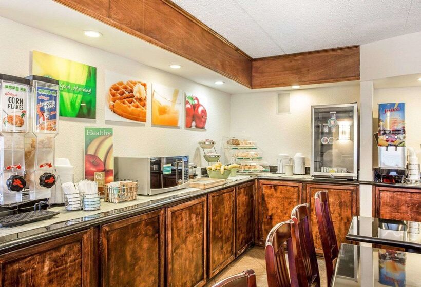 호텔 Quality Inn & Suites Coliseum