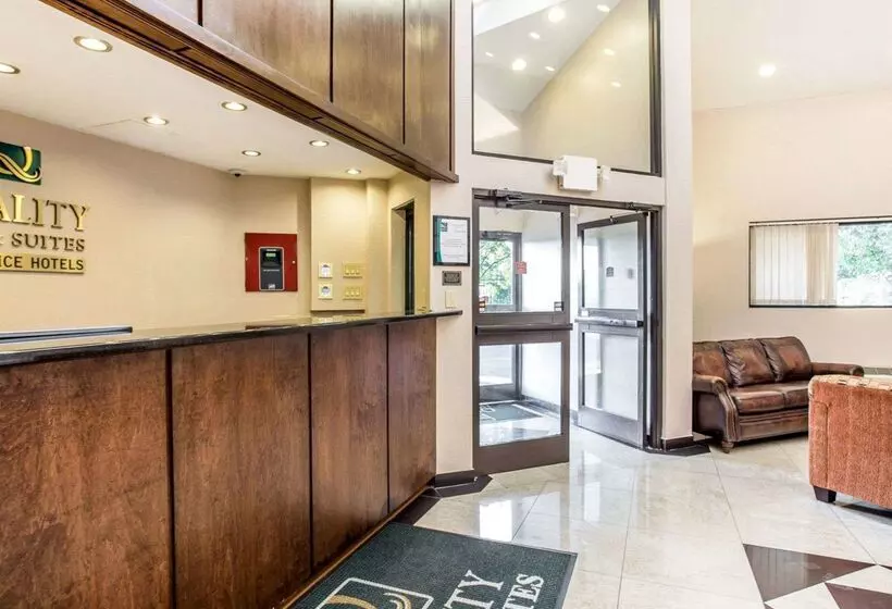 هتل Quality Inn & Suites Coliseum