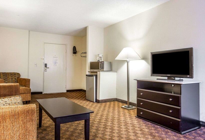 호텔 Quality Inn & Suites Coliseum