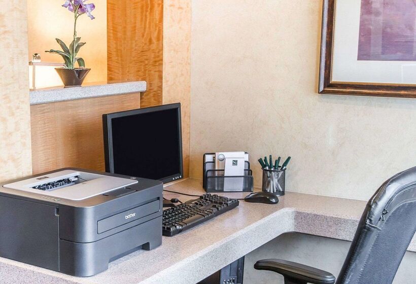 فندق Quality Inn & Suites Denver International Airport