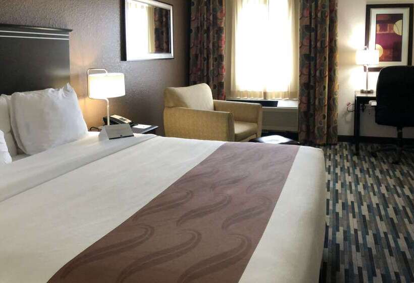 فندق Quality Inn & Suites Denver International Airport