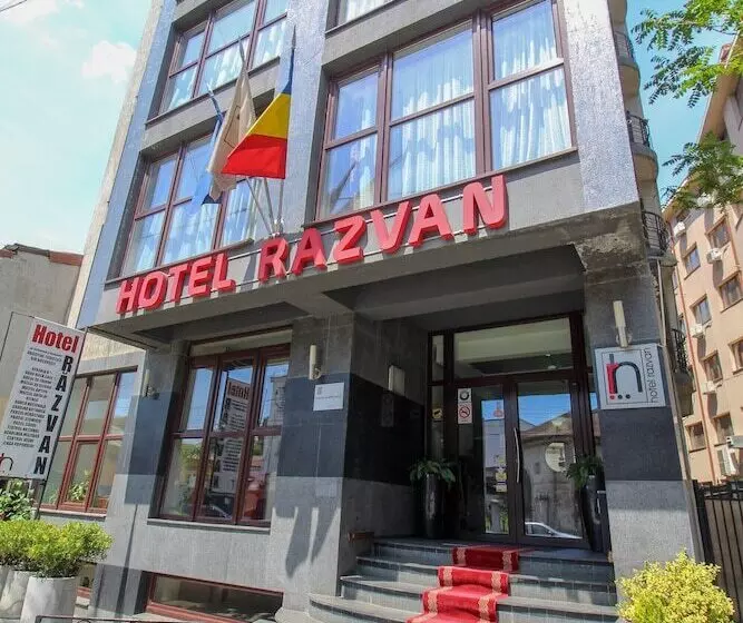 هتل Razvan