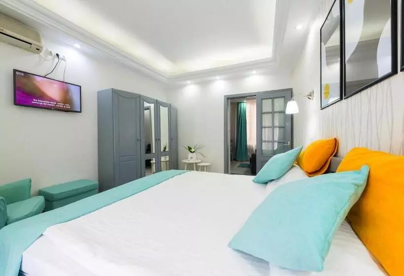 هتل Relax Comfort Suites