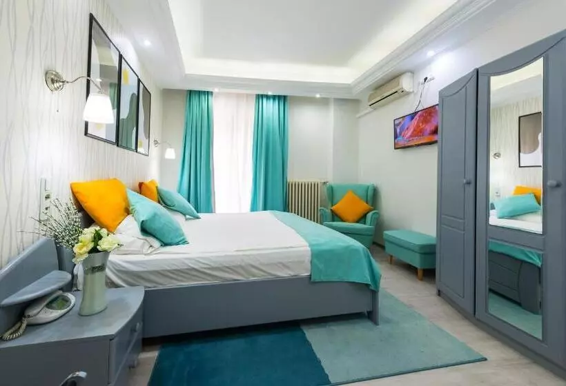 هتل Relax Comfort Suites