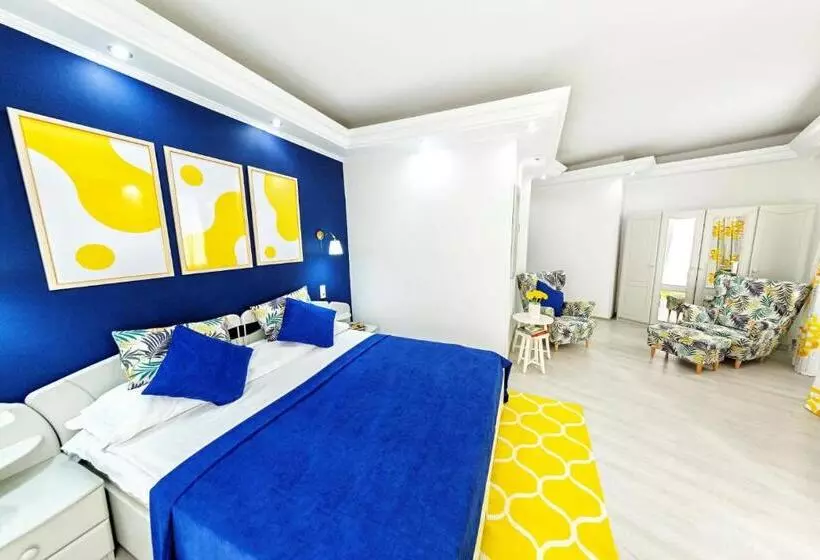 هتل Relax Comfort Suites