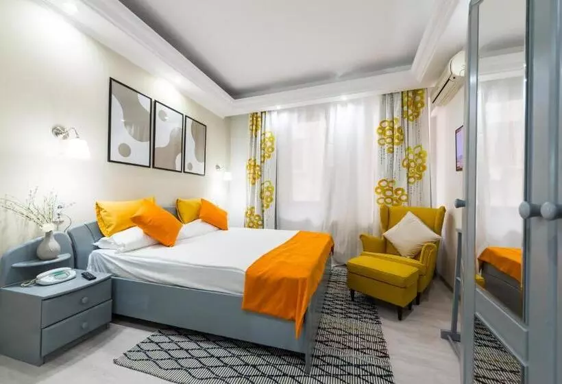 هتل Relax Comfort Suites