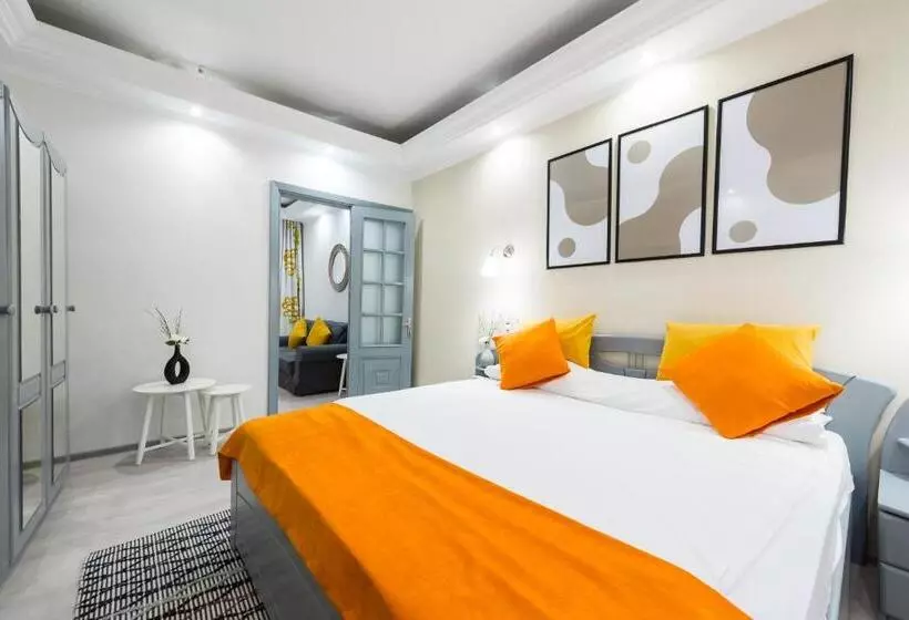 هتل Relax Comfort Suites