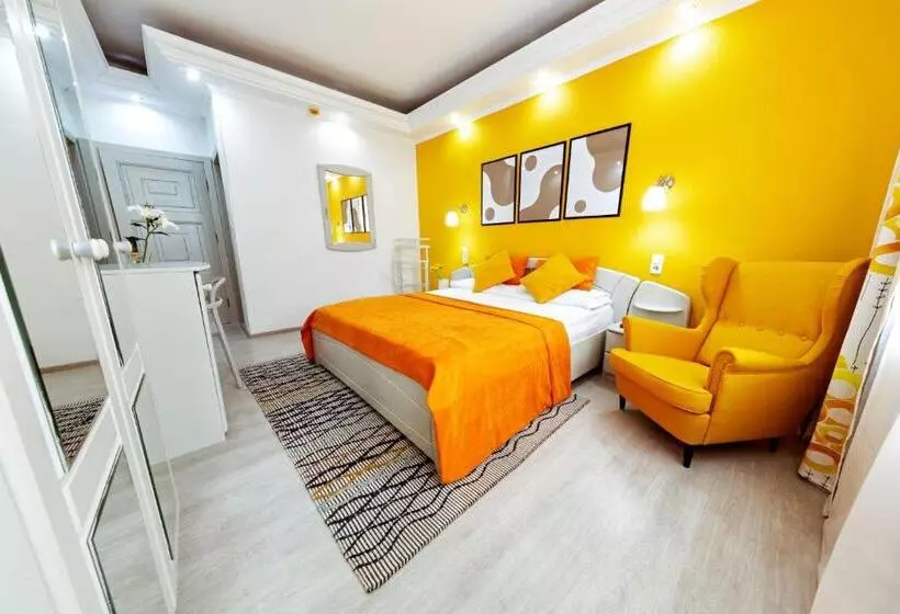 هتل Relax Comfort Suites