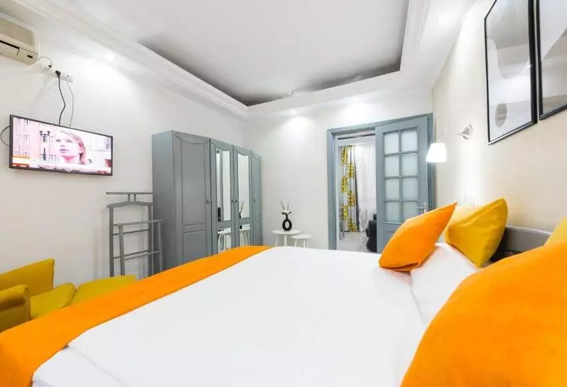 هتل Relax Comfort Suites