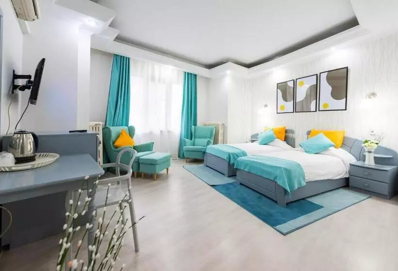 هتل Relax Comfort Suites