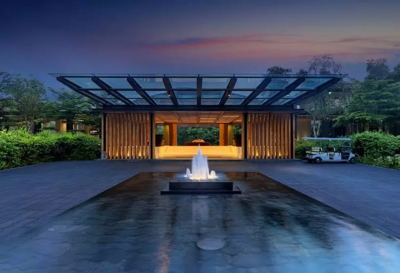 호텔 Renaissance Phuket Resort & Spa