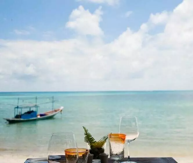 Hotel Sareeraya Villas & Suites