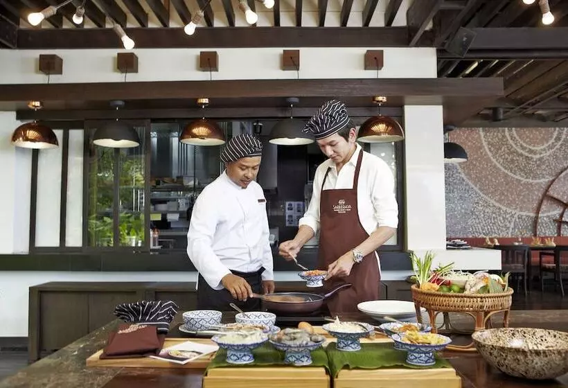 Hotel Sareeraya Villas & Suites