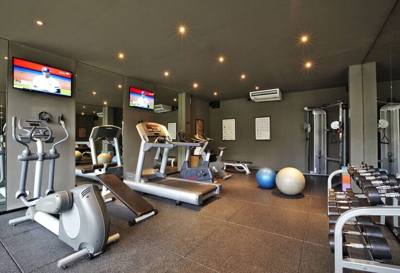 هتل Sareeraya Villas & Suites