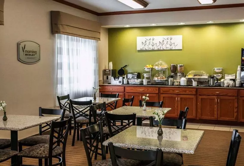 هتل Sleep Inn South Bend Airport