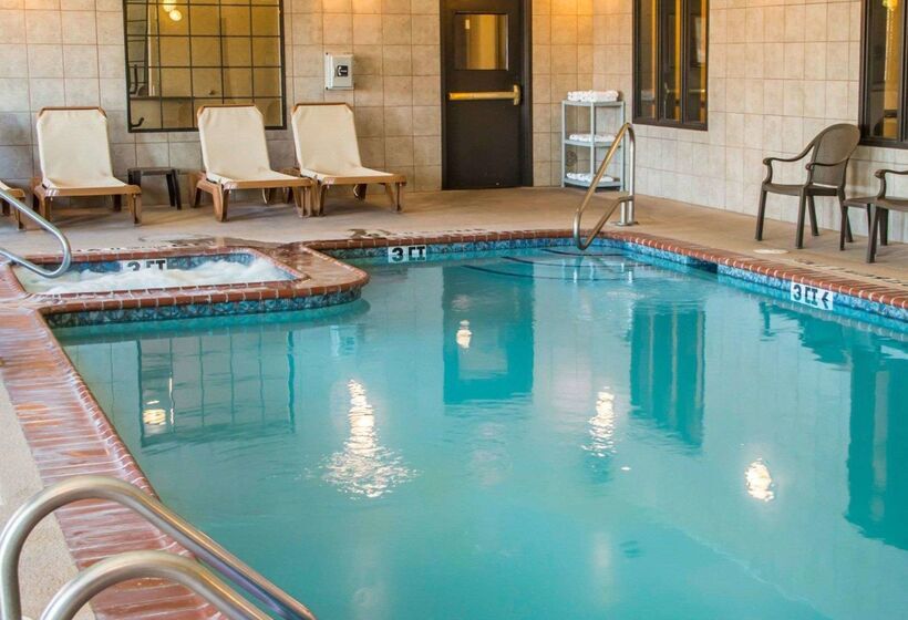 هتل Sleep Inn & Suites At Six Flags